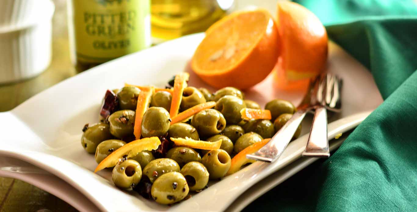 Spicy fennel & orange marinated olives 
